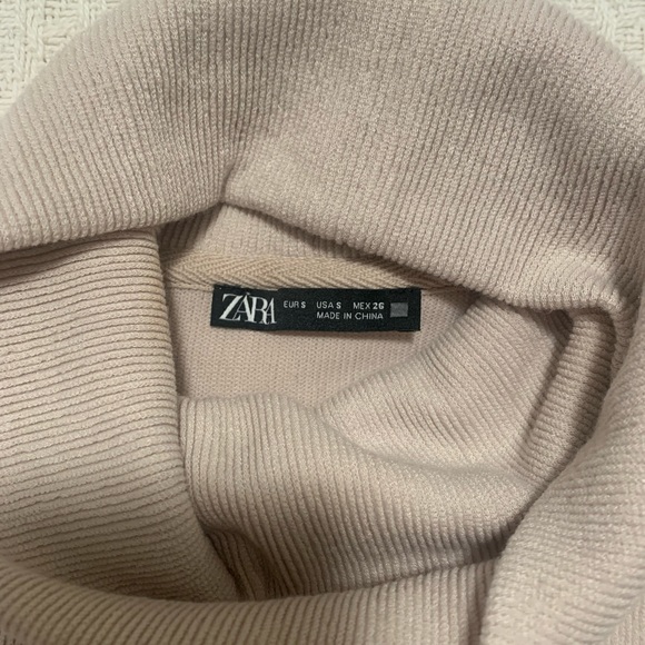 Zara turtleneck - Picture 2 of 4